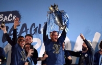 Man City ăn mừng vô địch Premier League tại Etihad trong đêm