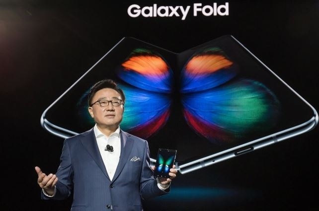 ceo samsung kha nang galaxy fold tro lai