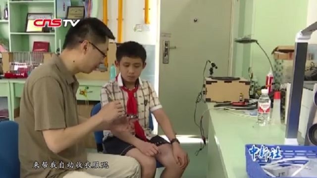 mai choi bi me mang cau be 12 tuoi phat minh gia phoi do thong minh