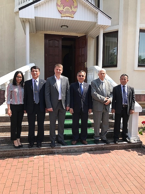 thi truong thanh pho vasilkov tham va lam viec voi dai su quan viet nam tai ukraine