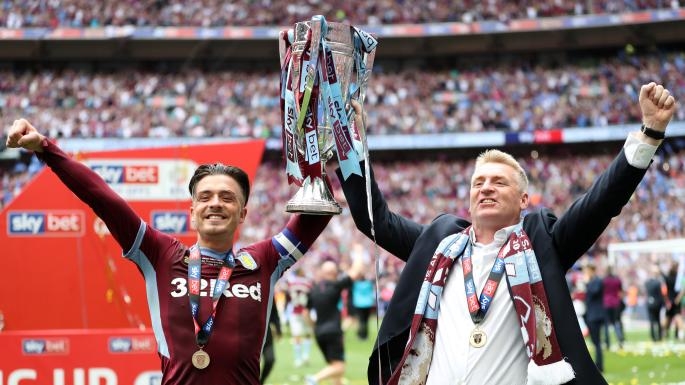 jack grealish mang doi giay rach toi ta o tran cau dat gia nhat the gioi