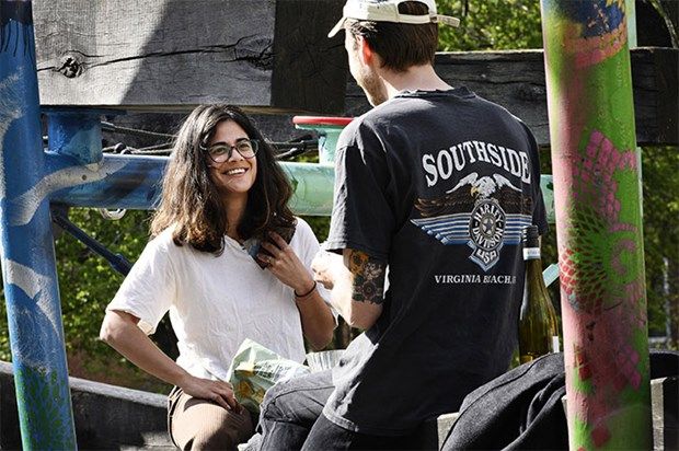 dich covid 19 nhung buc anh danh lua thi giac ve thuc hien gian cach xa hoi