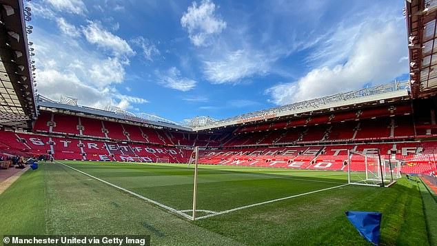 premier league da san trung lap old trafford duoc chon anfield bi gach ten