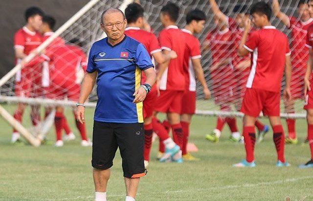 doi tuyen viet nam lui ngay tap trung sang thang 9