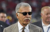 Ông chủ Arsenal vẫn 'hái ra tiền' trong mùa dịch Covid-19