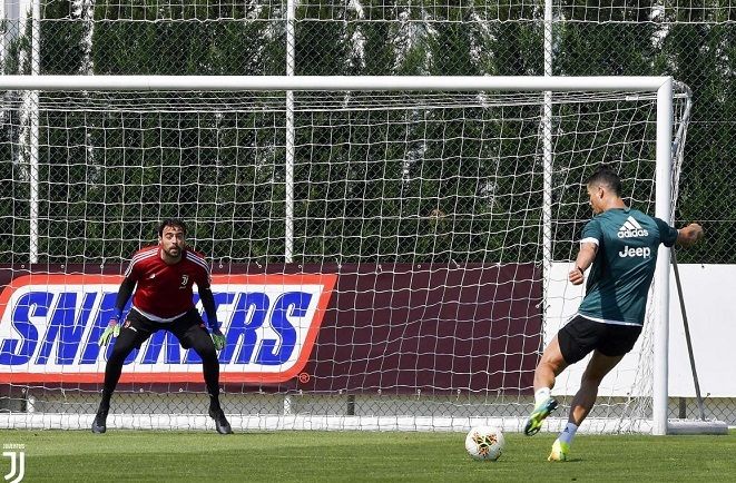 serie a noi buoc premier league tro lai vao 206