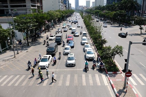 Dự báo thời tiết đêm nay và ngày mai (14-15/5): Chiều tối mưa dông rải rác, ngày nắng nóng; miền Trung có nơi nắng nóng gay gắt, miền núi trên 38 độ