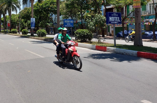 Dự báo thời tiết đêm nay và ngày mai (18-19/5): Chiều tối mưa dông vài nơi, ngày nắng; Tây Bắc, Trung Bộ nắng nóng gay gắt; Đông Bắc Bộ, Tây Nguyên, N