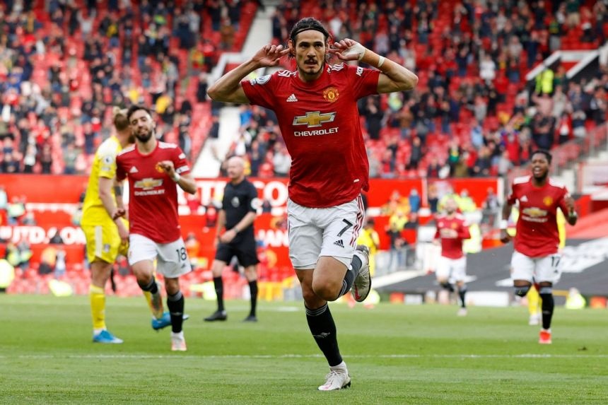 Man Utd: Cavani ghi bàn thắng để đời; Bruno Fernandes nhận giải thưởng cầu thủ xuất sắc nhất năm