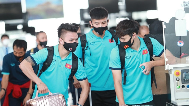 vong loai world cup 2022 doi tuyen viet nam len duong sang uae