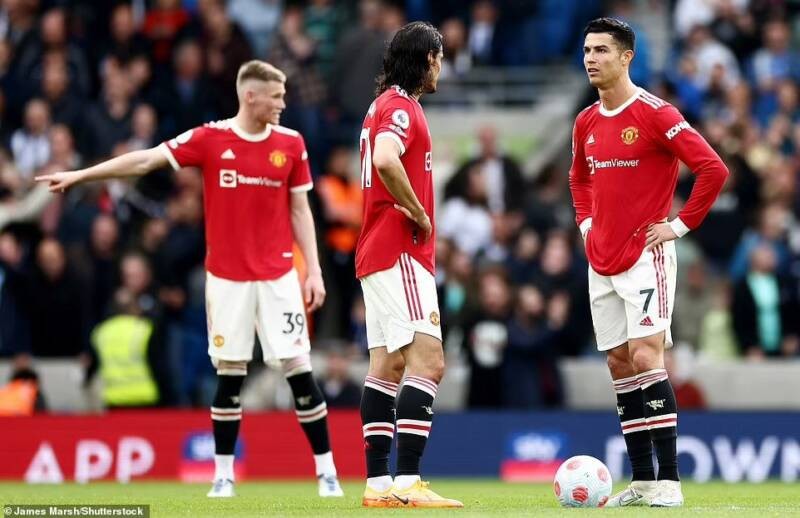 Man Utd: Ronaldo được khuyên nên ở lại;