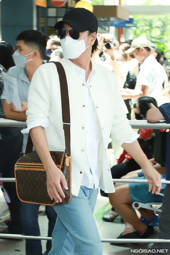 Ra mắt phim Kẻ thứ ba: Diễn viên Lý Nhã Kỳ đón đạo diễn và tài tử đến từ Hàn Quốc