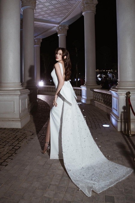 Hoa hậu Việt và các mỹ nhân chuộng đầm khoe dáng thon