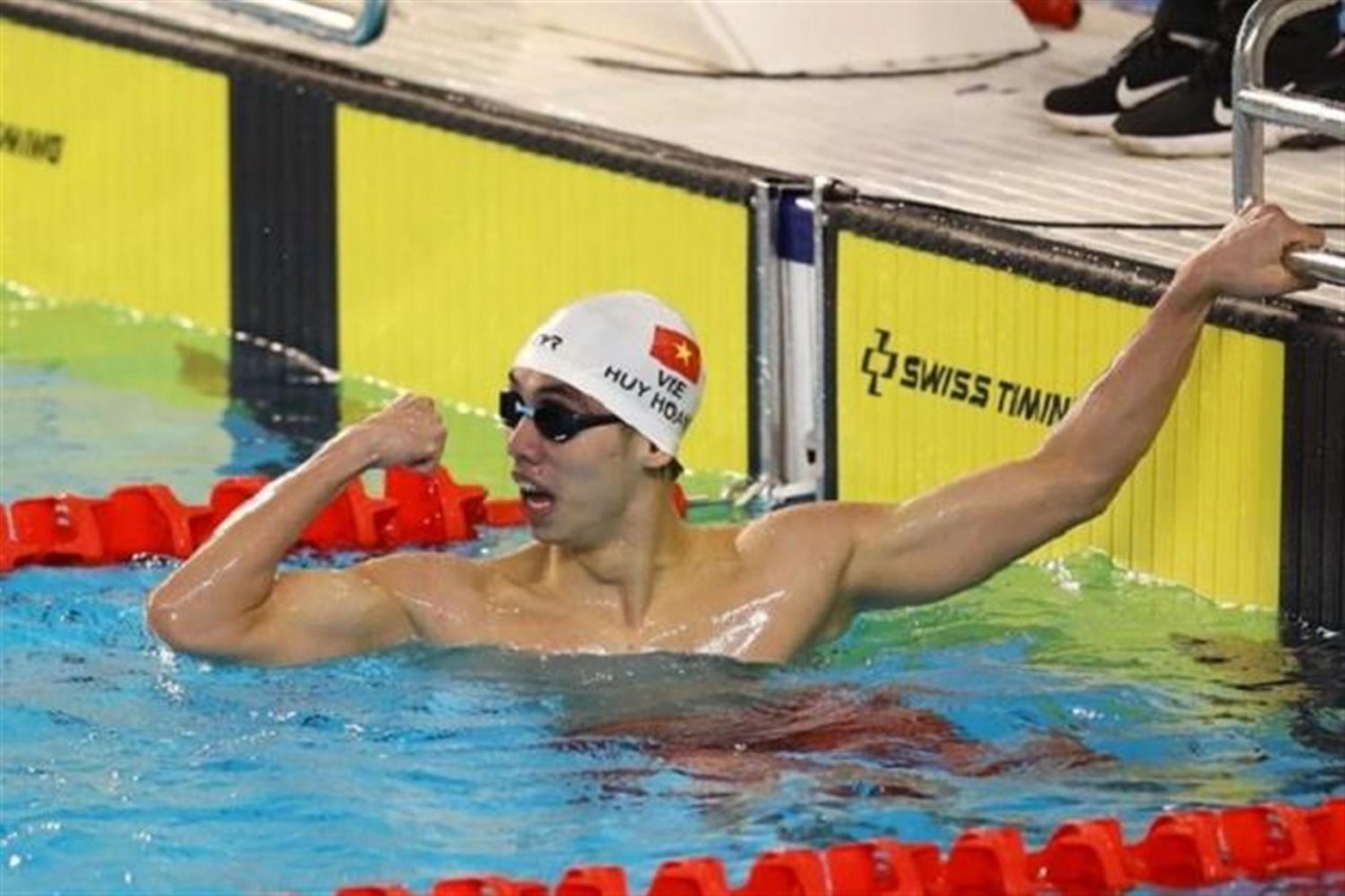 VĐV bơi Nguyễn Huy Hoàng phá kỷ lục SEA Games