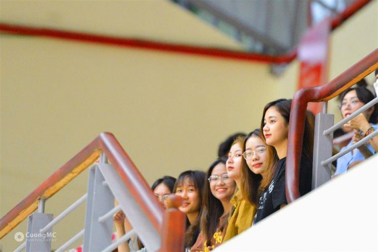 Bóng ném là môn thể thao vẫn chưa được nhiều người hâm mộ Việt Nam biết đến. Tuy vậy, chính môn thể thao này lại được các chuyên gia đánh giá là môn thể thao phù hợp với tố chất con người Việt Nam.