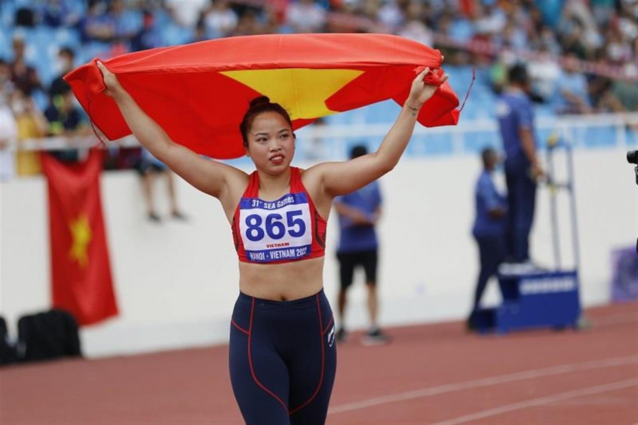 Lò Thị Hoàng phá kỷ lục SEA Games 31, làm nên lịch sử cho điền kinh Việt Nam