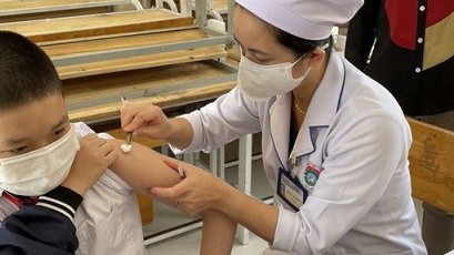 covid19 ngay 195 9587 ca khoi benh va 1716 ca nhiem moi ha noi giam manh chi 381 f0 moi