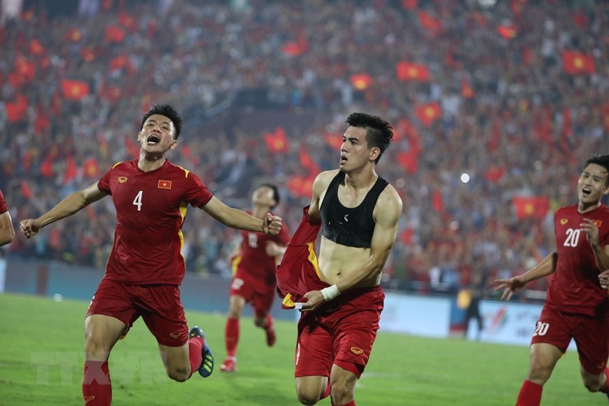Khoảnh khắc Tiến Linh ghi bàn đưa U23 Việt Nam vào chung kết Bóng đá nam SEA Games 31