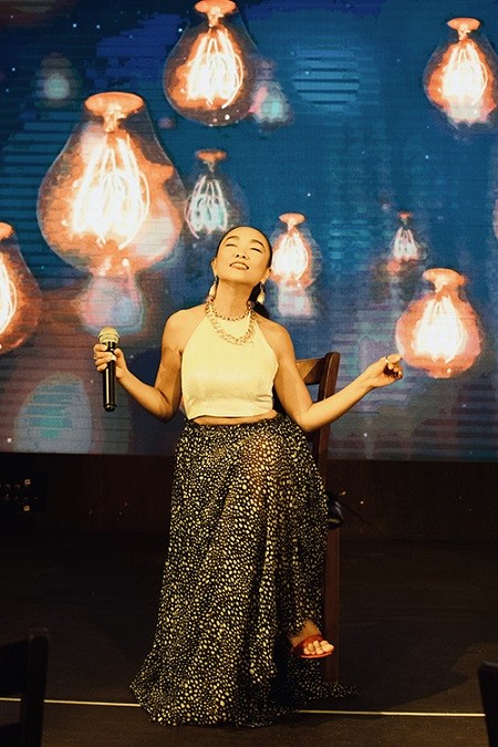Ca sĩ Đoan Trang thành công với live concert đầu tiên ở Singapore
