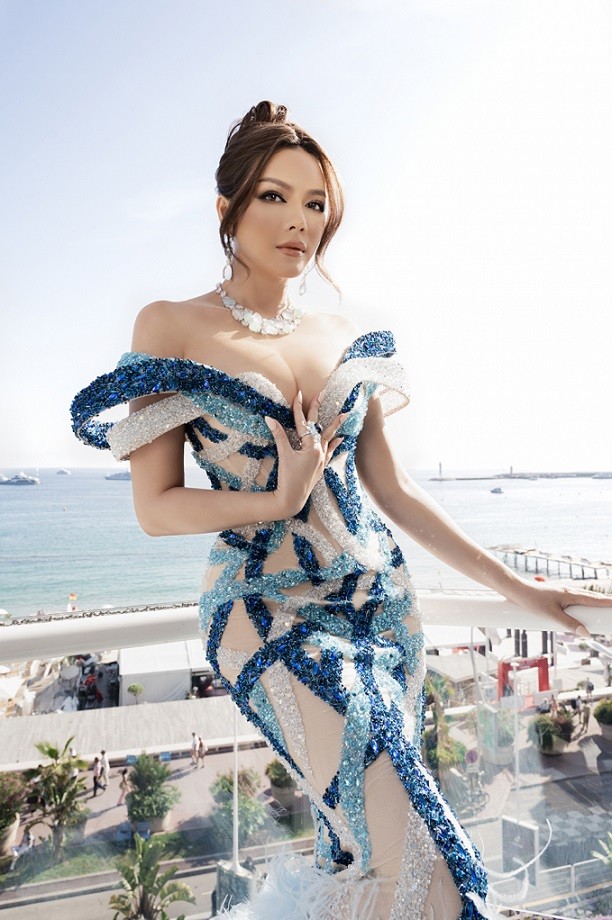 Cannes 2022: Bốn bộ đầm đẹp xuất sắc của Lý Nhã Kỳ từ bản vẽ đến thực tế