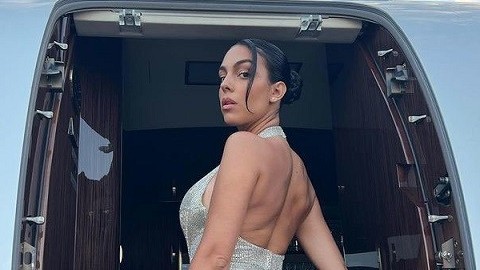 Georgina Rodriguez đi máy bay riêng tới Pháp dự LHP Cannes 2022