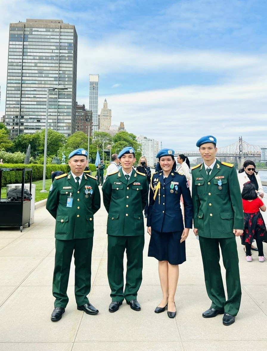 Liên hợp quốc trao tăng Huy chương Liên hợp quốc cho các sỹ quan Quân đội Nhân dân Việt Nam