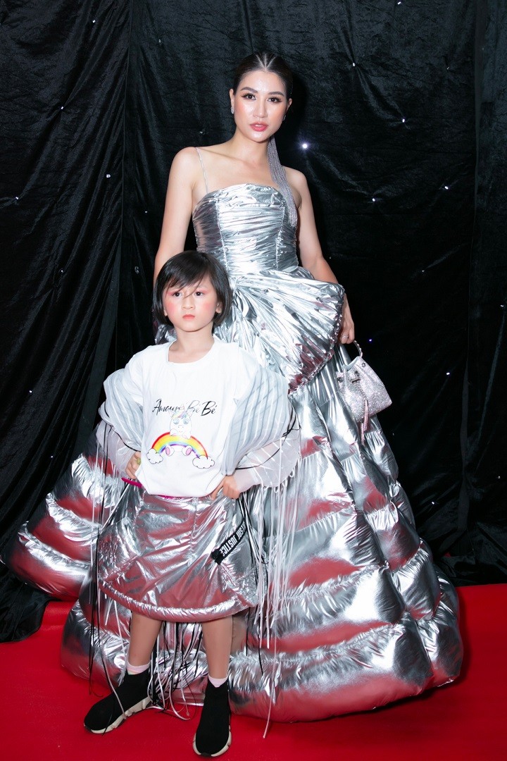 Tuần lễ thời trang quốc tế Việt Nam: Hoa hậu Đỗ Thị Hà