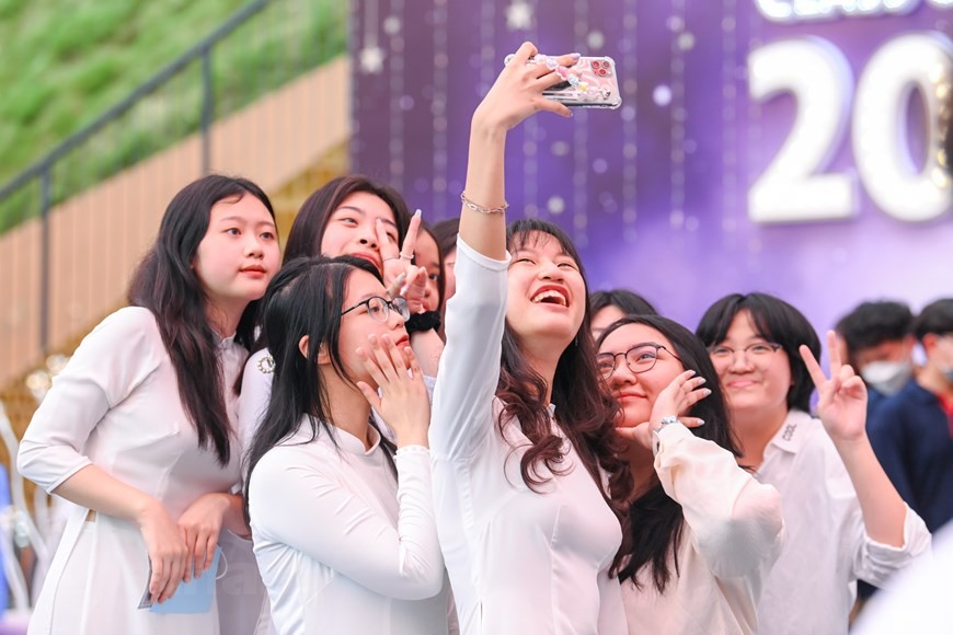 Những khoảnh khắc đáng nhớ tại lễ bế giảng cuối cùng của học trò 2004