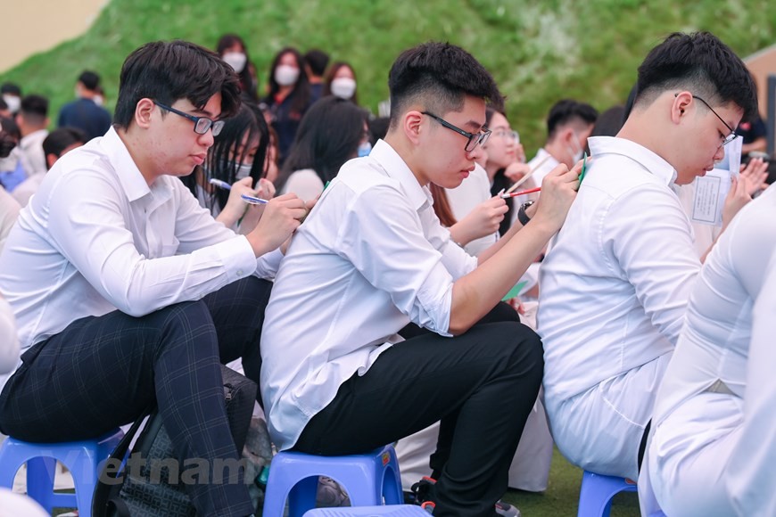 Những khoảnh khắc đáng nhớ tại lễ bế giảng cuối cùng của học trò 2004