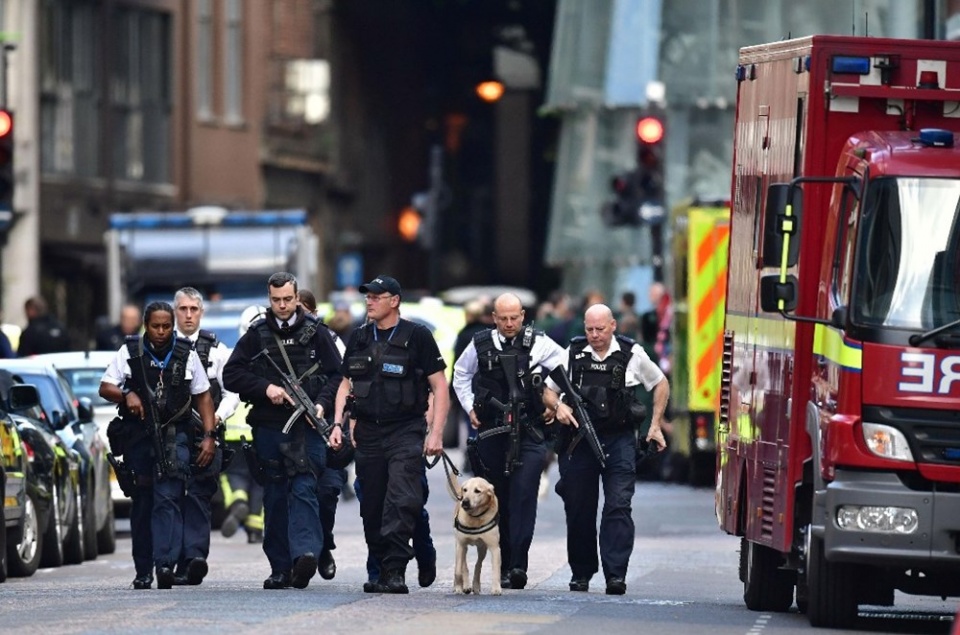 an ninh o london duoc that chat sau vu tan cong dam mau