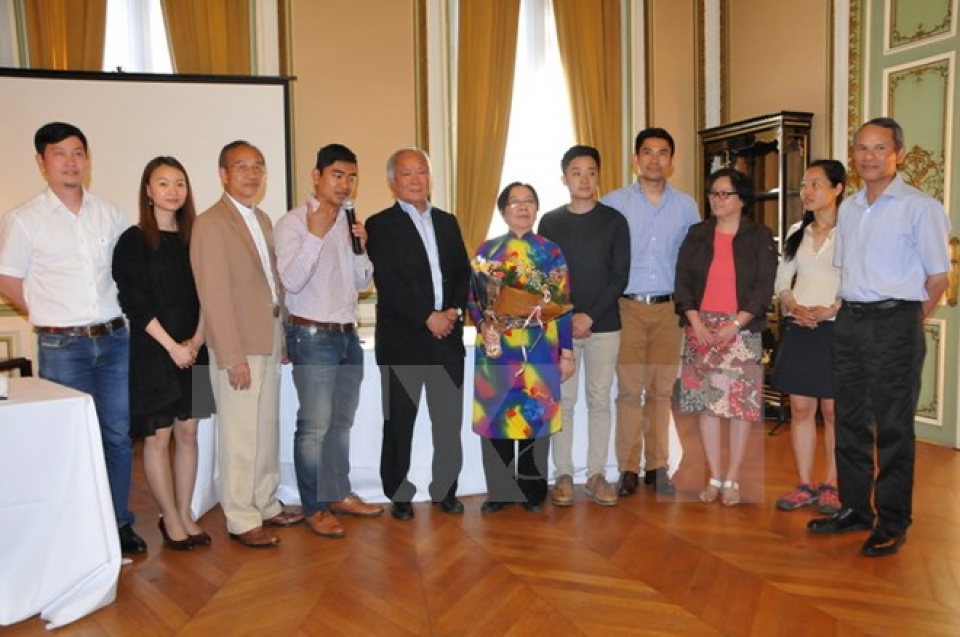 tong hoi nguoi viet nam tai bi noi gan ket tinh than xa xu