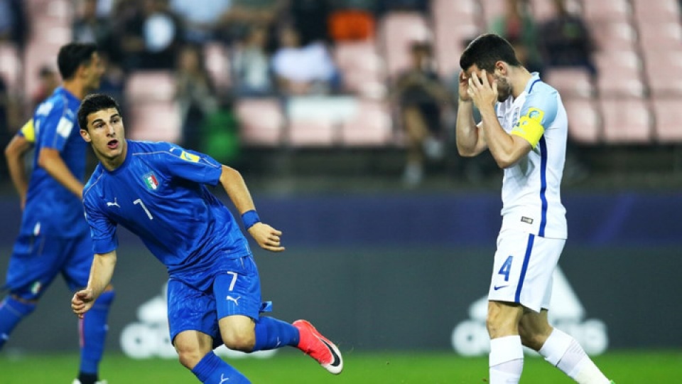 toan canh man nguoc dong ngoan muc cua u20 anh truoc u20 italy