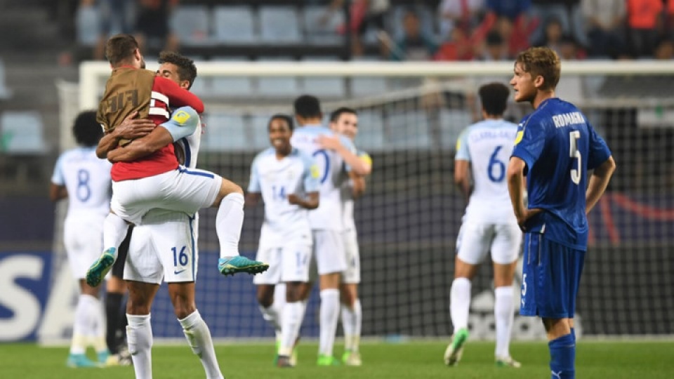 toan canh man nguoc dong ngoan muc cua u20 anh truoc u20 italy