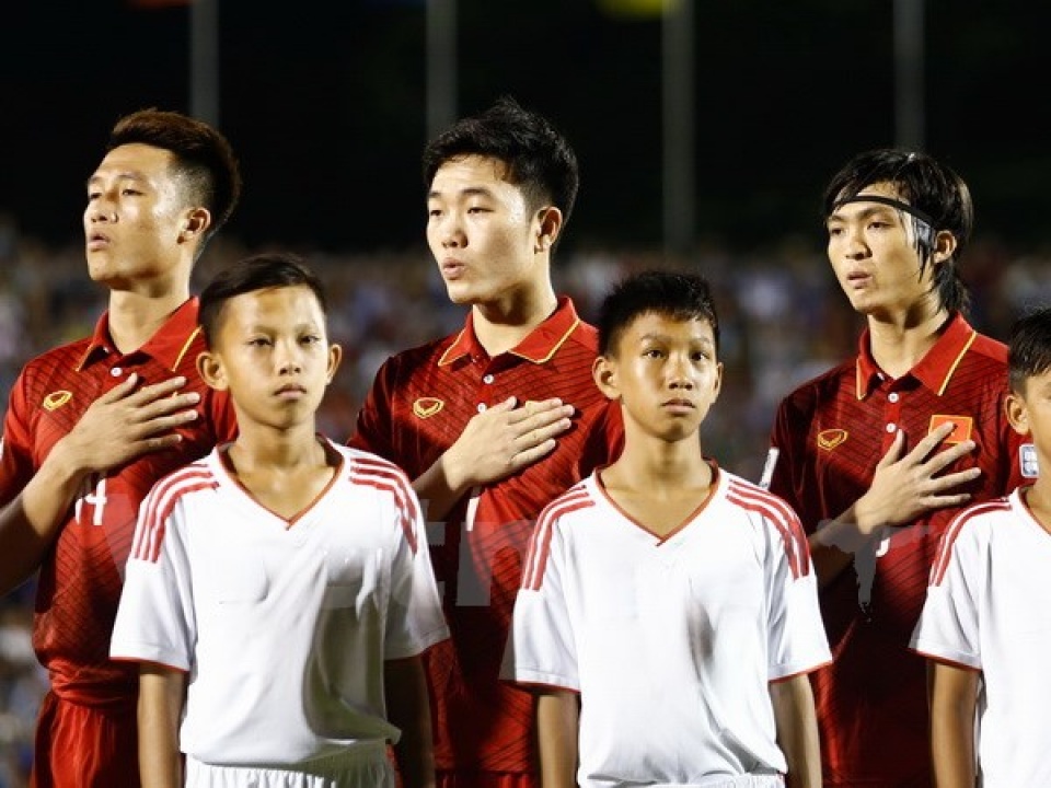 nuoi tiec ve tran hoa nhung huu thang van khen ngoi bo ba tien ve