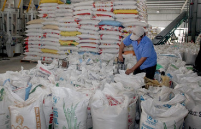 Việt Nam trao tặng 5.000 tấn gạo cho nhân dân Cuba