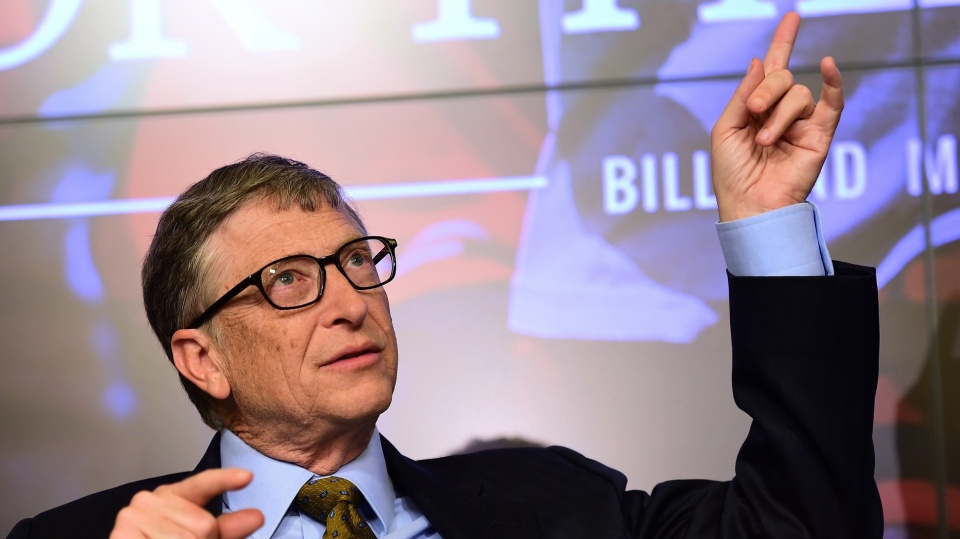 bill gates tiep tuc la nguoi giau nhat hanh tinh