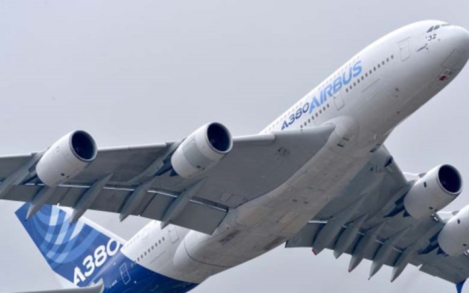 airbus a380 plus may bay lon nhat the gioi