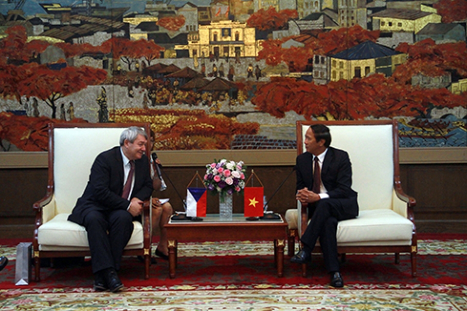 doan dai bieu ha vien czech tham va lam viec tai hai phong