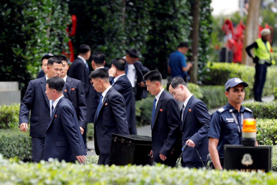 doan trieu tien tranh thu kham pha thien duong mua sam singapore