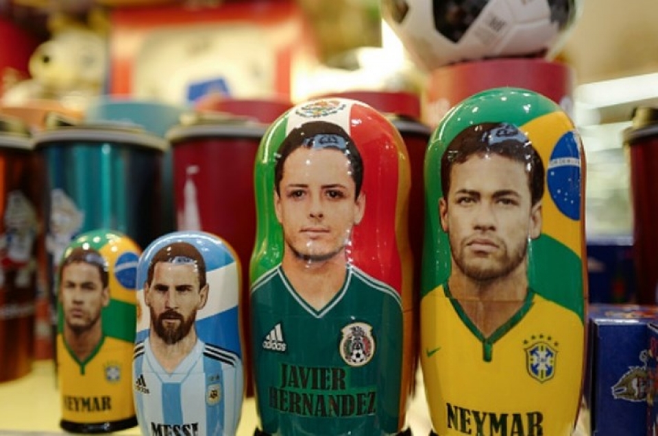 sao world cup ngo nghinh trong hinh hai bup be go matryoshka