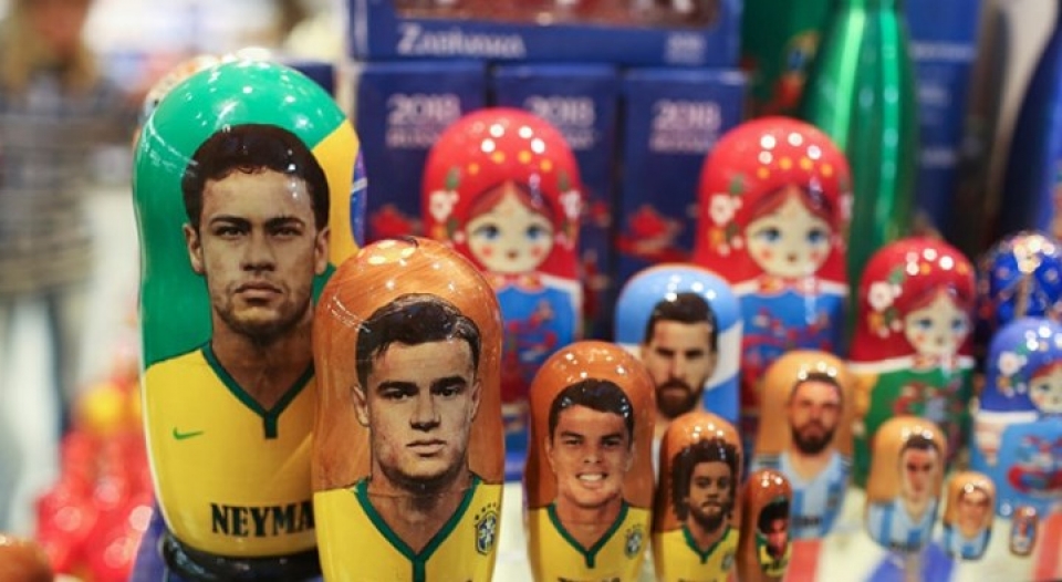 sao world cup ngo nghinh trong hinh hai bup be go matryoshka