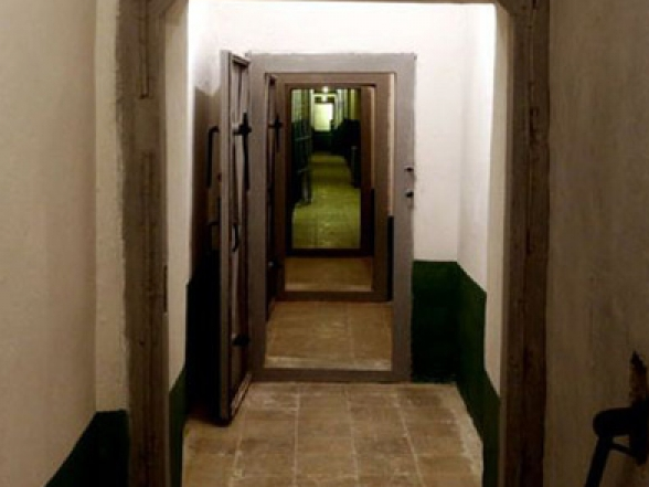 bi mat ham tru an hon 300 phong trong long chau au