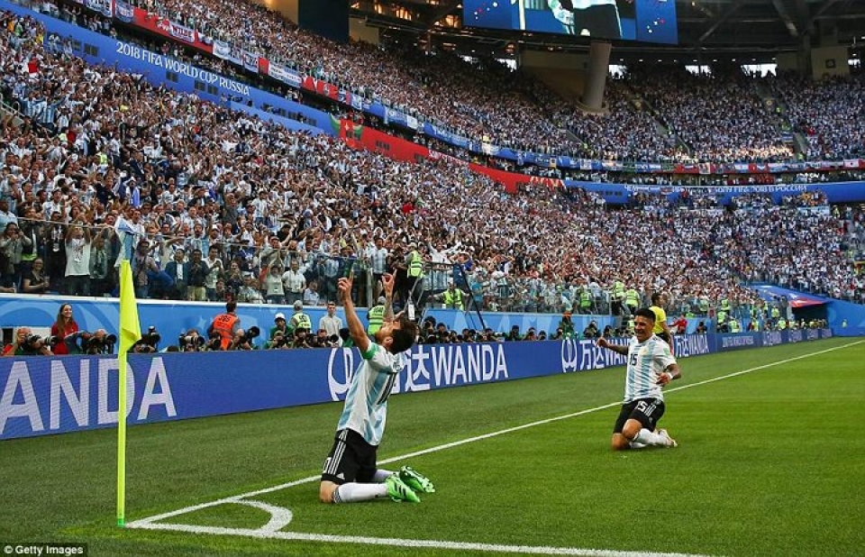 argentina 2 1 nigeria messi toa sang nhung rojo moi la nguoi hung