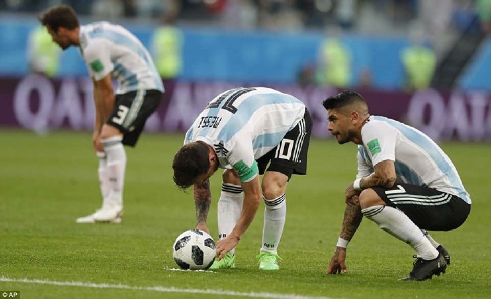 argentina 2 1 nigeria messi toa sang nhung rojo moi la nguoi hung