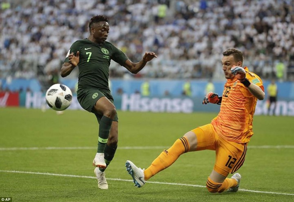 argentina 2 1 nigeria messi toa sang nhung rojo moi la nguoi hung