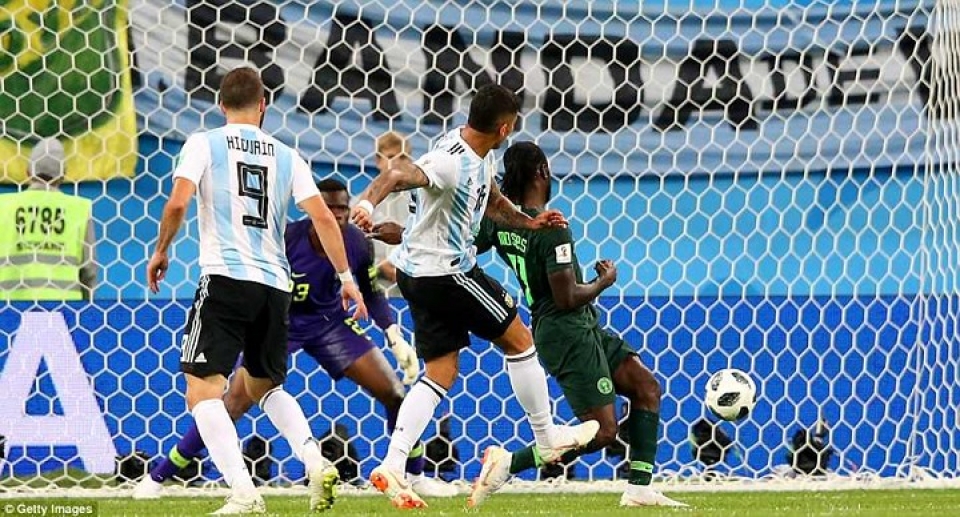argentina 2 1 nigeria messi toa sang nhung rojo moi la nguoi hung