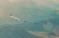 anh may bay khong nguoi lai gay roi loan dich vu hang khong