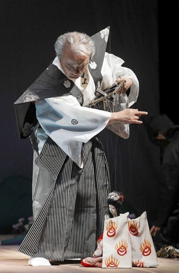 trinh dien mien phi loai hinh san khau co xua nhat cua nhat ban