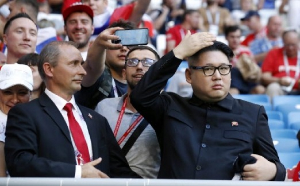 Bản sao Kim Jong-un - Putin “gây sốt” tại World Cup ban sao kim jong un putin gay sot tai world cup