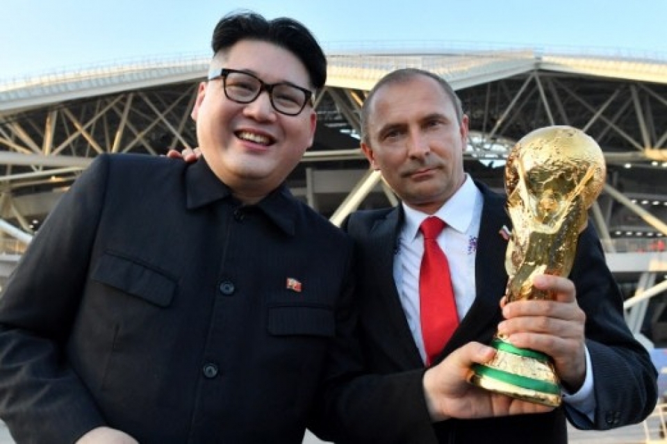 Bản sao Kim Jong-un - Putin “gây sốt” tại World Cup ban sao kim jong un putin gay sot tai world cup